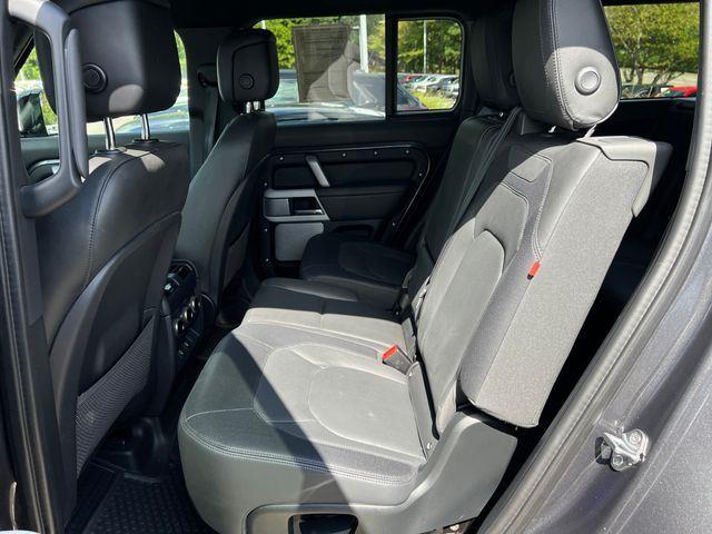 2024 Land Rover Defender X-Dynamic SE photo 17