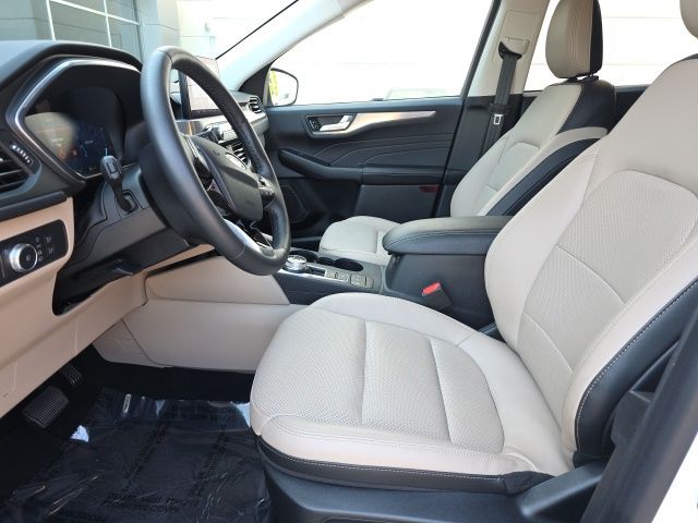 2022 Ford Escape Titanium photo 15