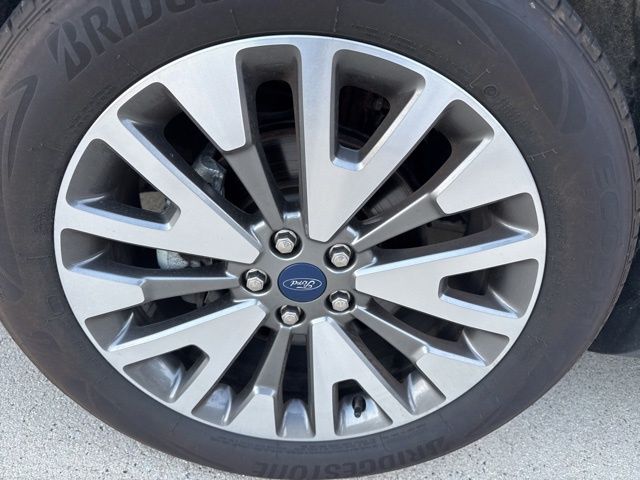 2022 Ford Escape Titanium photo 19