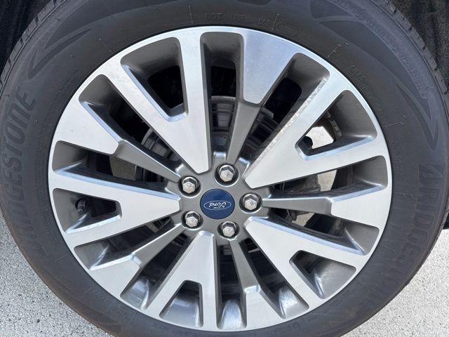 2022 Ford Escape Titanium photo 20