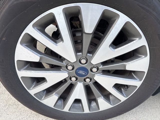 2022 Ford Escape Titanium photo 21