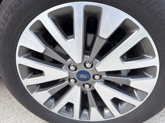 2022 Ford Escape Titanium photo 22