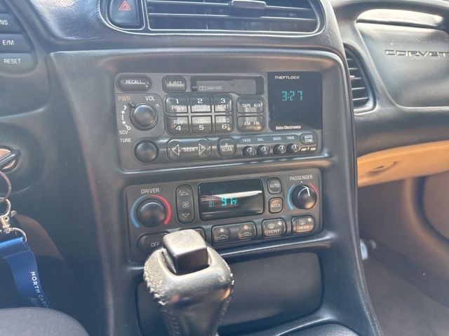 2000 Chevrolet Corvette Base photo 11