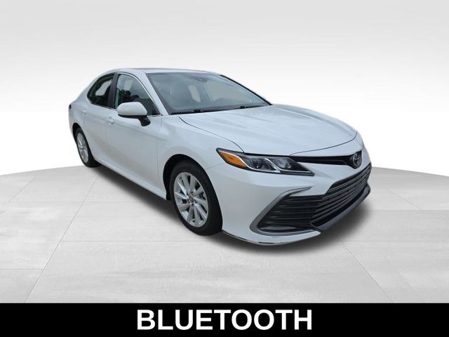 2024 Toyota Camry LE photo 2