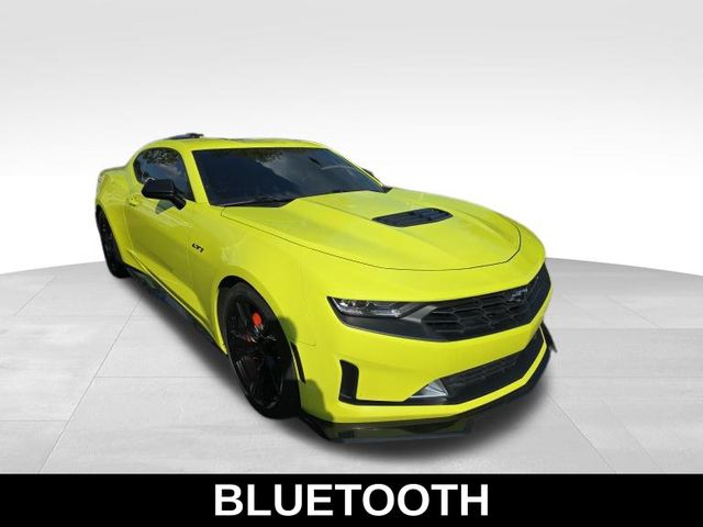 2021 Chevrolet Camaro LT1 photo 2