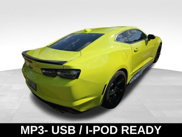 2021 Chevrolet Camaro LT1 photo 3