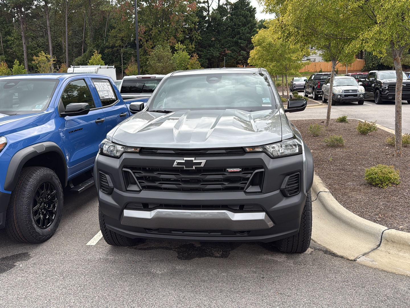2026 Chevrolet Colorado Trail Boss photo 2