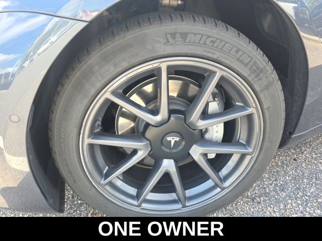 2022 Tesla Model 3 Long Range photo 11