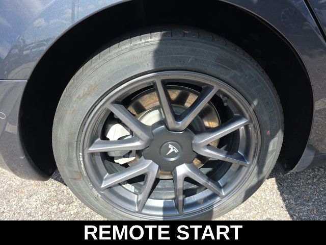2022 Tesla Model 3 Long Range photo 13
