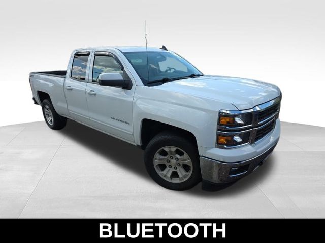 2015 Chevrolet Silverado 1500 LT photo 2