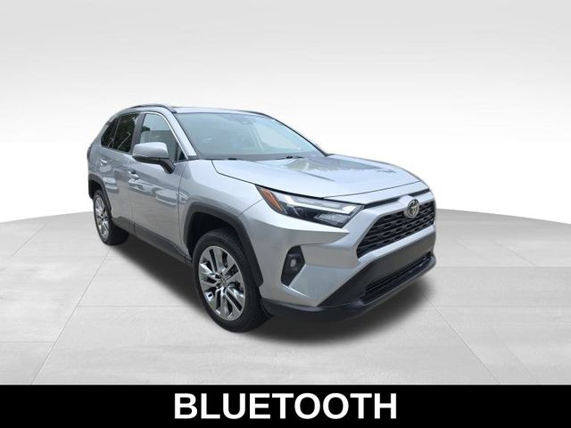 2022 Toyota RAV4 XLE Premium photo 2
