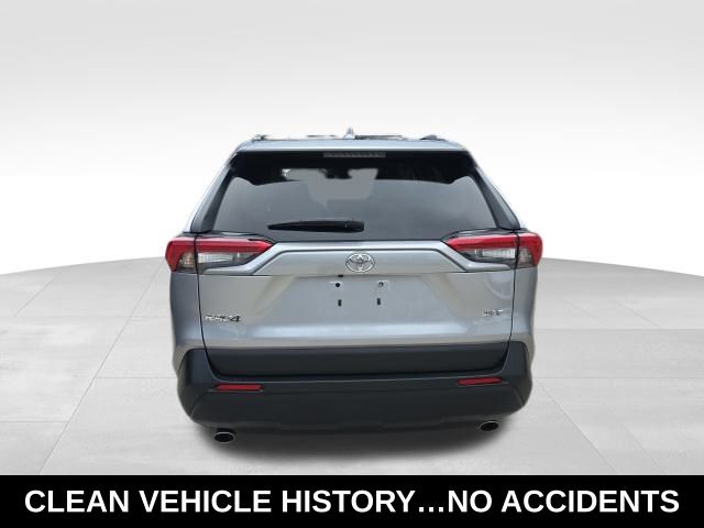2022 Toyota RAV4 XLE Premium photo 6