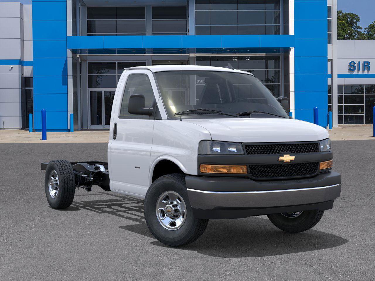2025 Chevrolet Express Cutaway Work Van photo 3