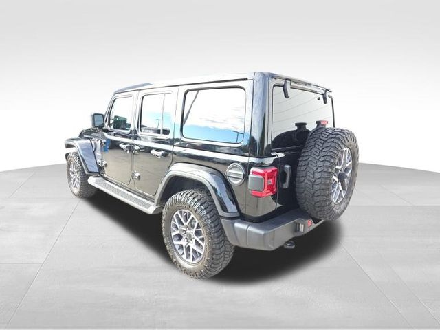 2024 Jeep Wrangler Sahara photo 5