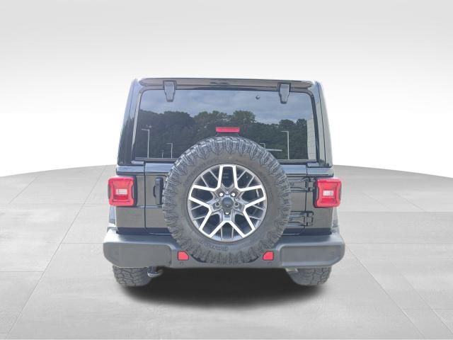 2024 Jeep Wrangler Sahara photo 6