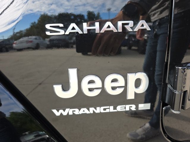 2024 Jeep Wrangler Sahara photo 23