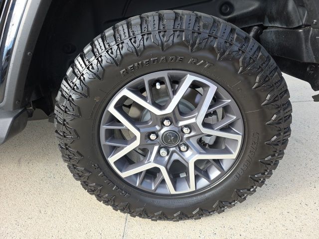 2024 Jeep Wrangler Sahara photo 24