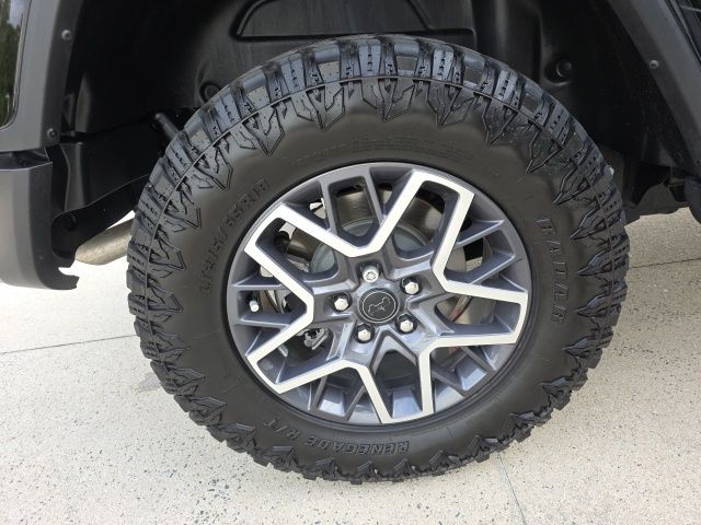 2024 Jeep Wrangler Sahara photo 27