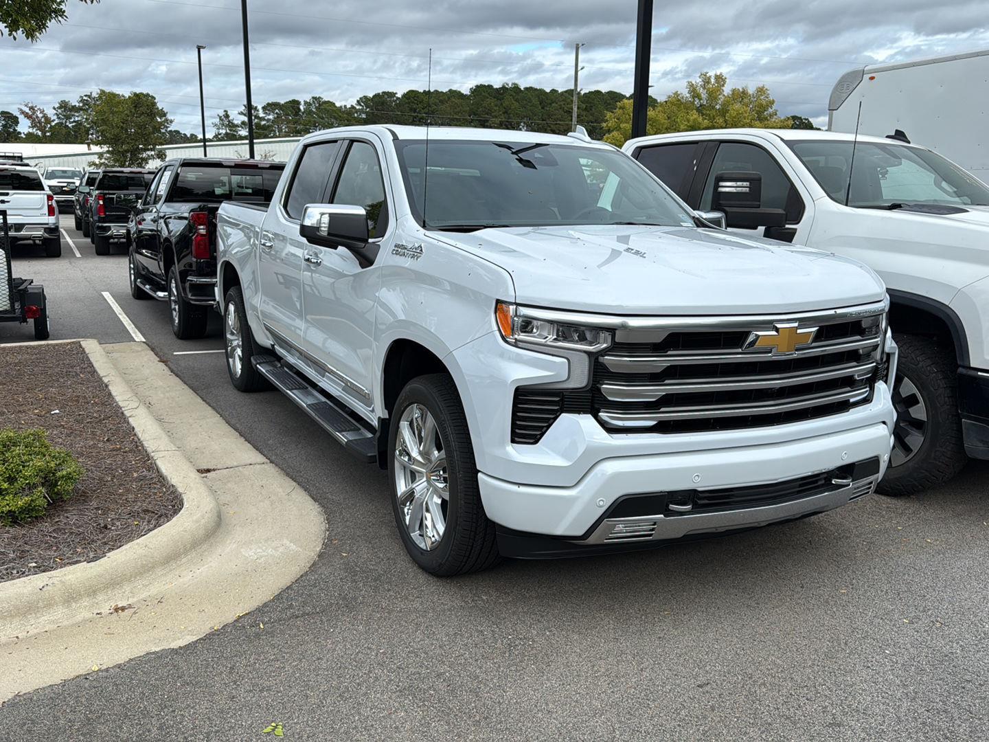2026 Chevrolet Silverado 1500 High Country photo 2