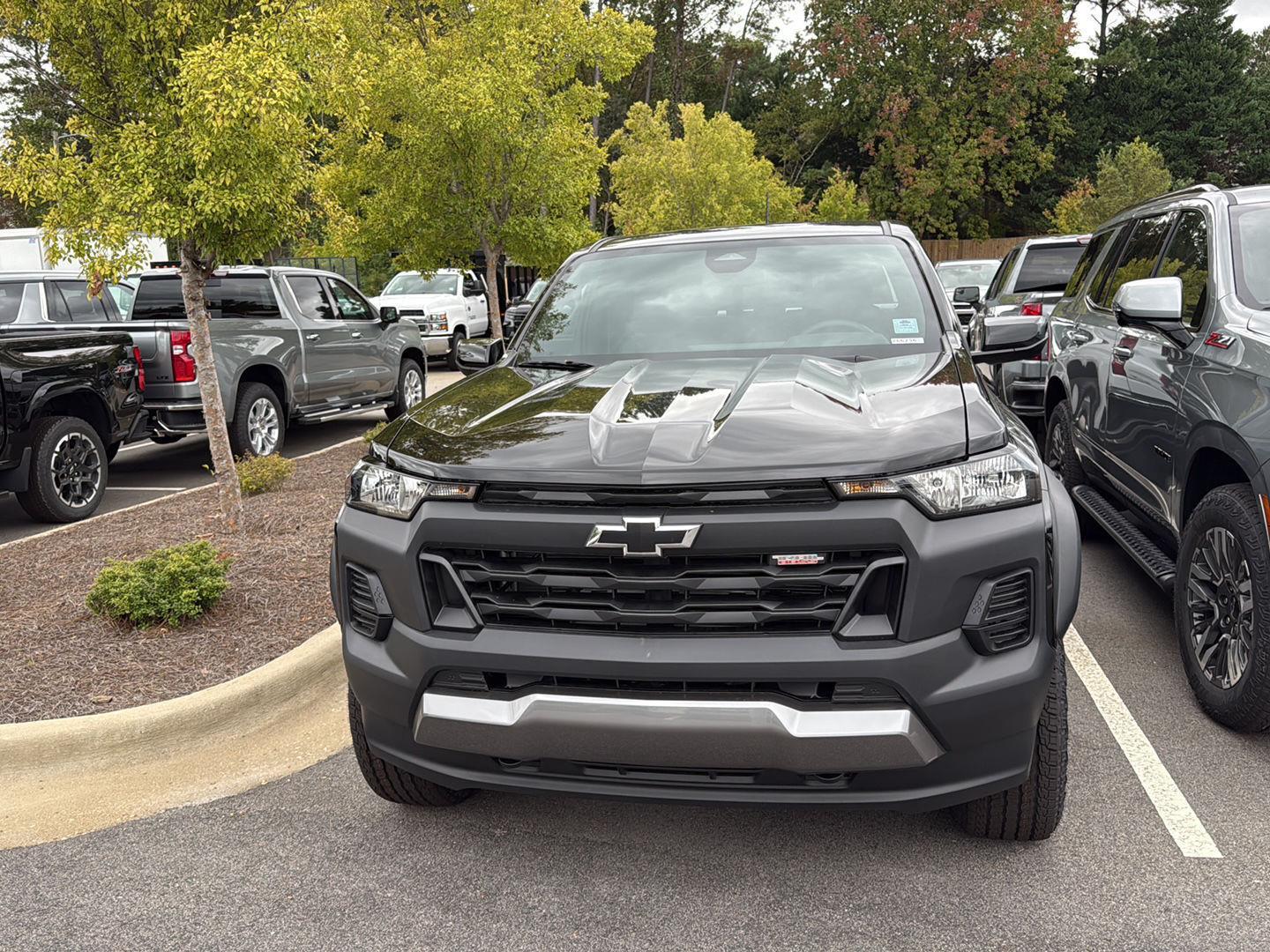 2026 Chevrolet Colorado Trail Boss photo 2