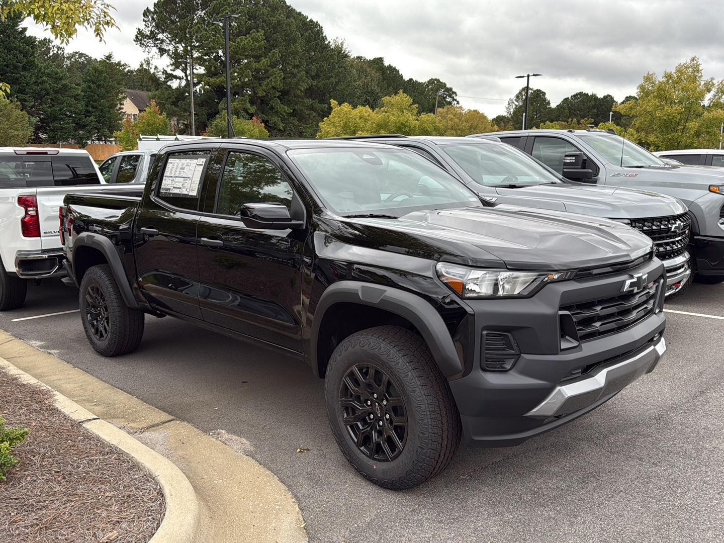 2026 Chevrolet Colorado Trail Boss photo 3