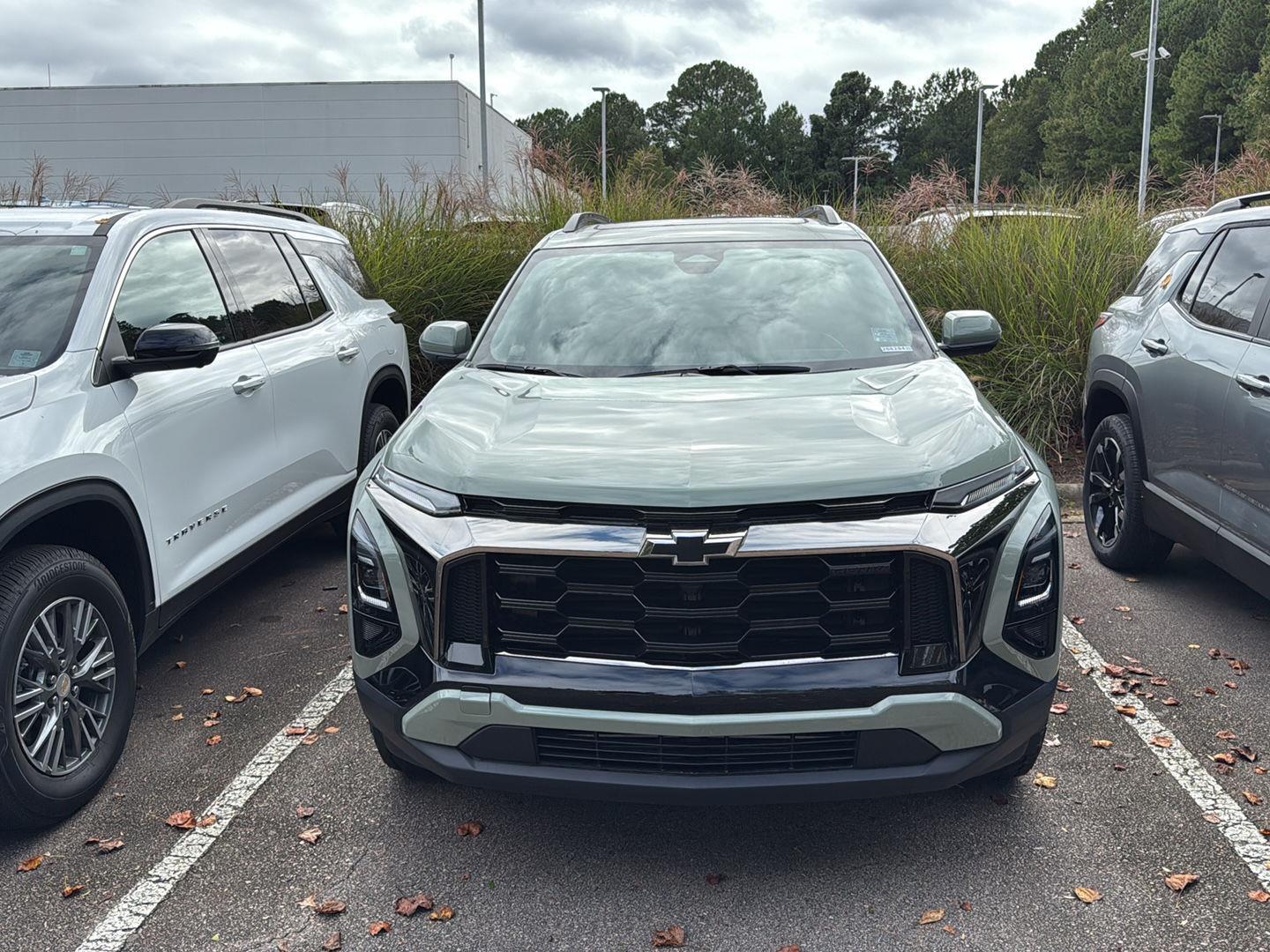 2026 Chevrolet Equinox ACTIV photo 2