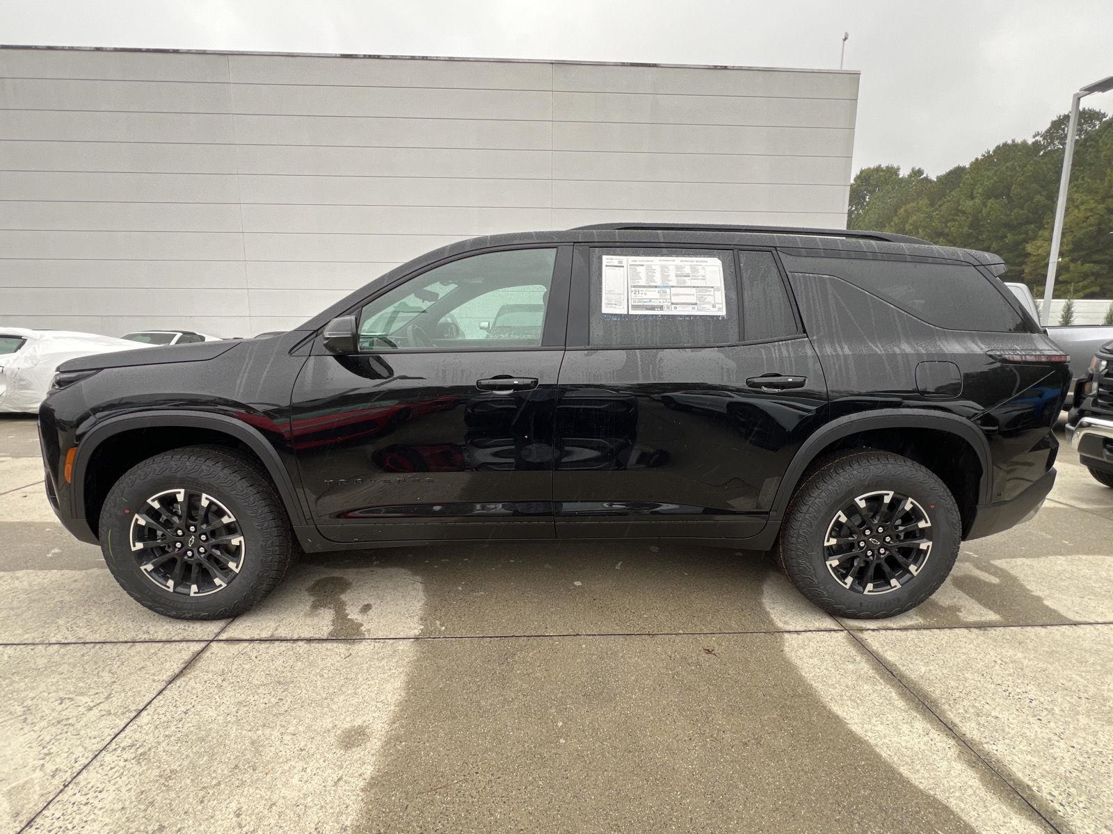 2026 Chevrolet Traverse Z71 photo 2