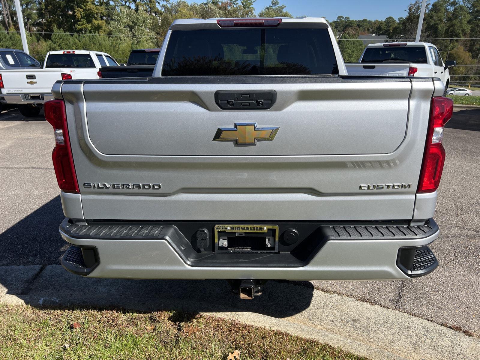 2022 Chevrolet Silverado 1500 Custom photo 3