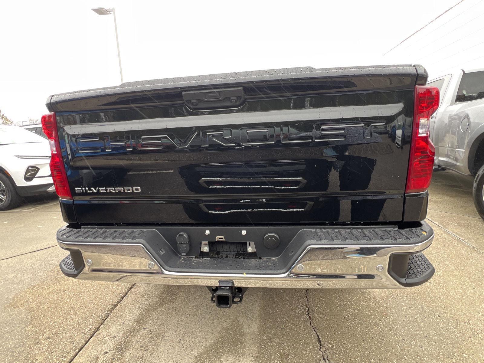 2026 Chevrolet Silverado 1500 Work Truck photo 3