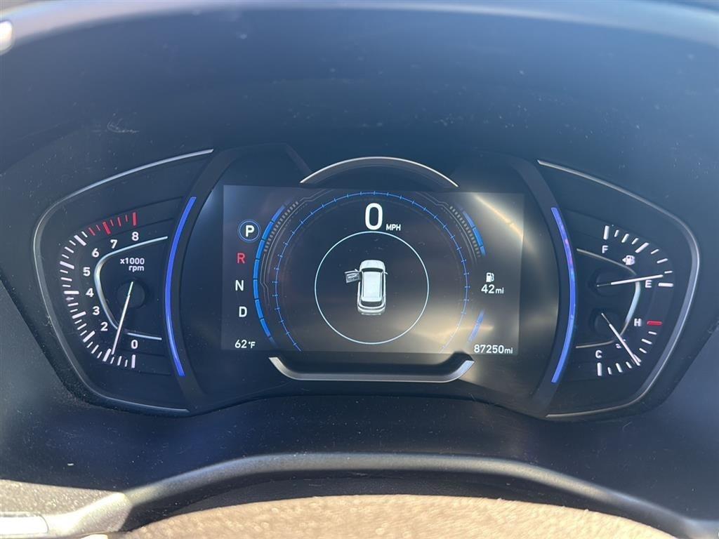 2020 Hyundai Santa Fe SEL photo 3