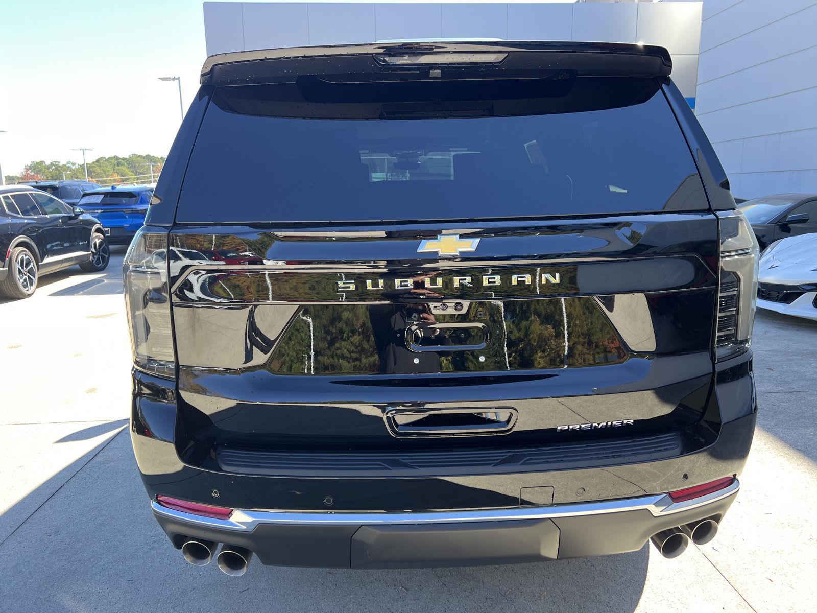2026 Chevrolet Suburban Premier photo 4