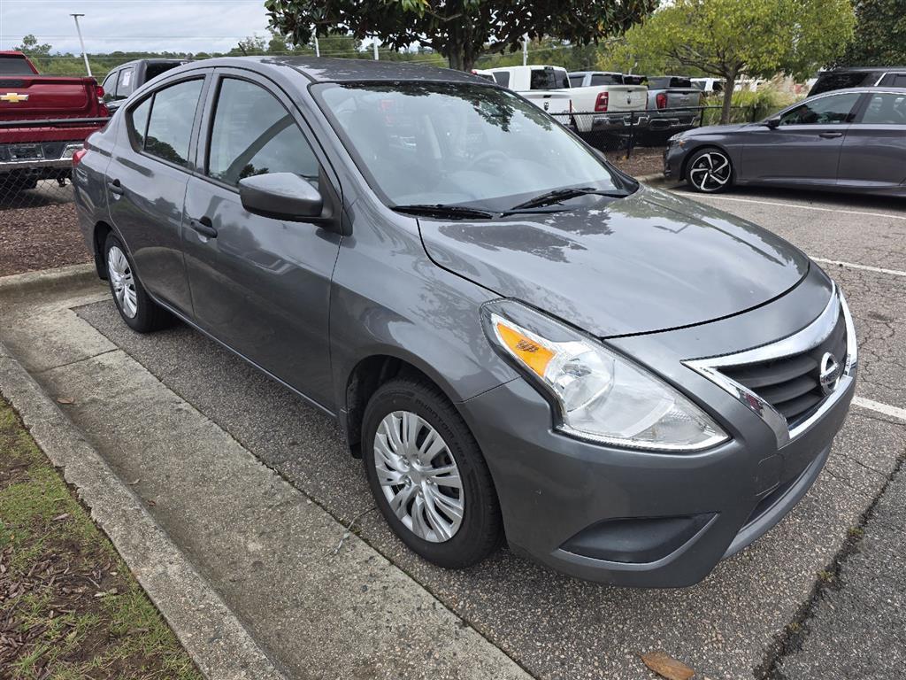 2018 Nissan Versa Sedan S photo 2