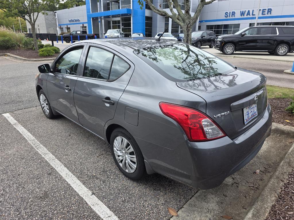 2018 Nissan Versa Sedan S photo 4