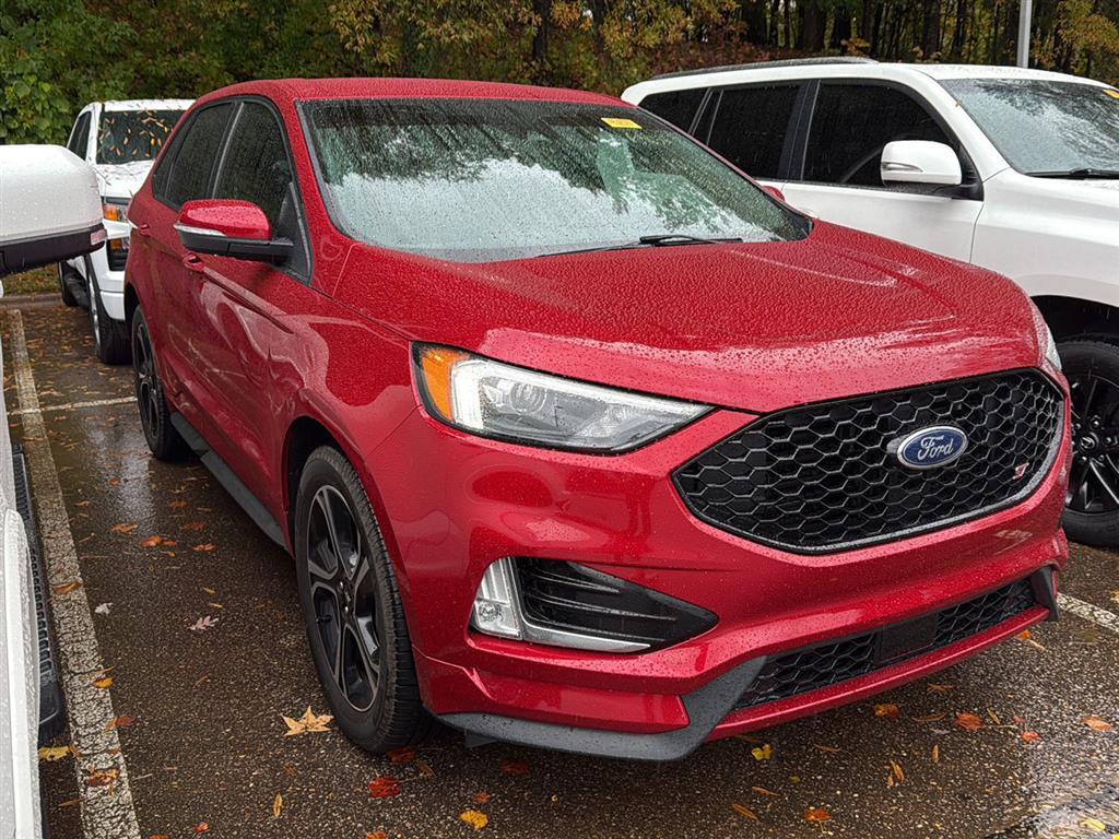 2021 Ford Edge ST photo 2