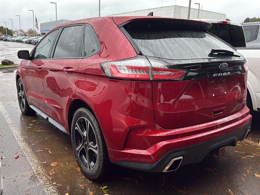 2021 Ford Edge ST photo 4