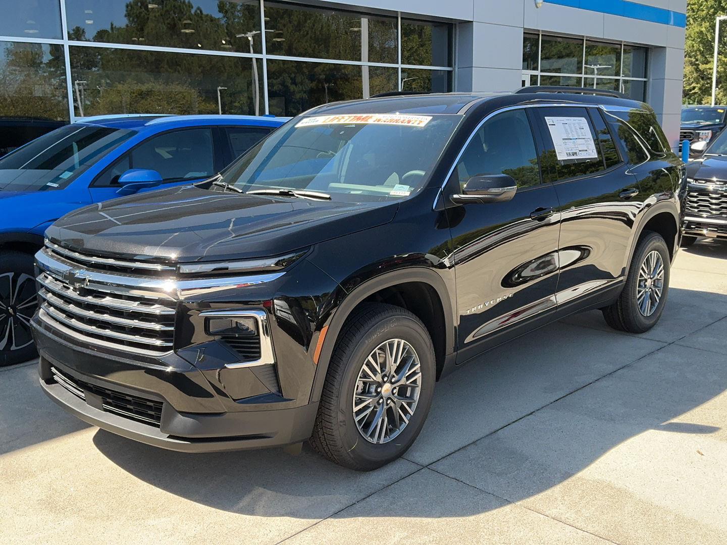 2026 Chevrolet Traverse photo 2