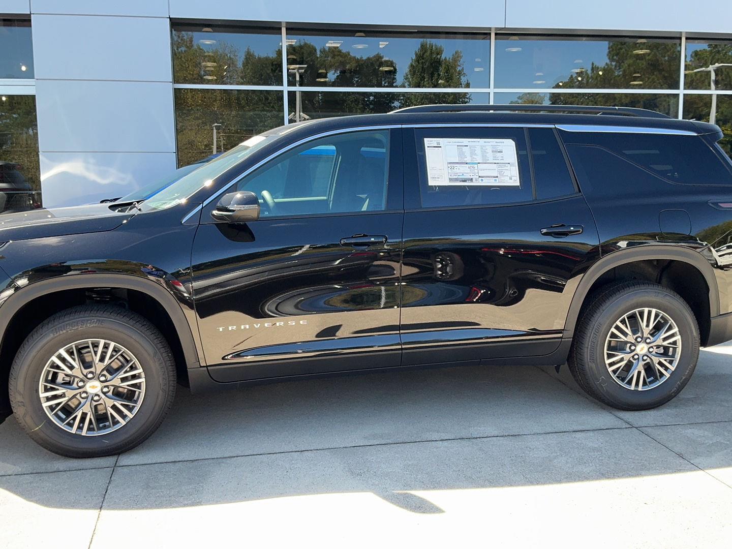 2026 Chevrolet Traverse photo 3