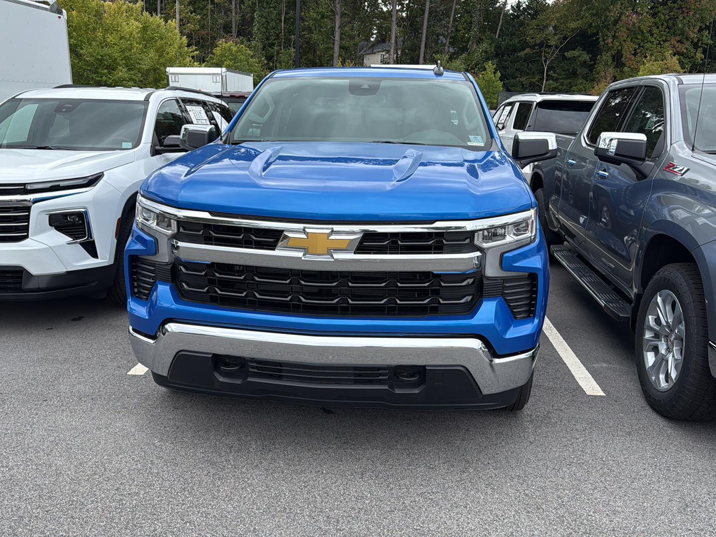 2026 Chevrolet Silverado 1500 LT photo 2