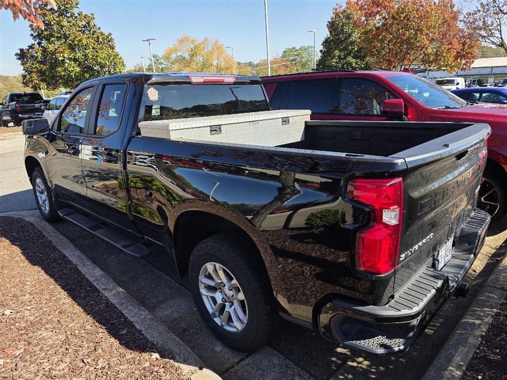 2024 Chevrolet Silverado 1500 RST photo 3