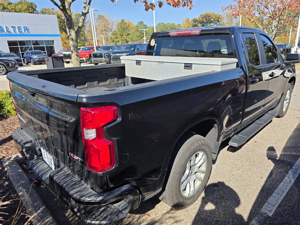 2024 Chevrolet Silverado 1500 RST photo 4