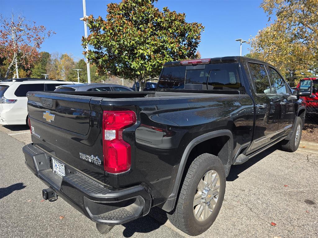 2024 Chevrolet Silverado 2500HD High Country photo 3
