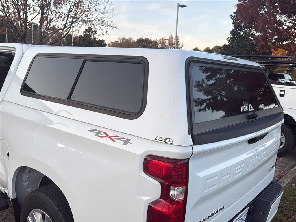 2023 Chevrolet Silverado 1500 Custom photo 3