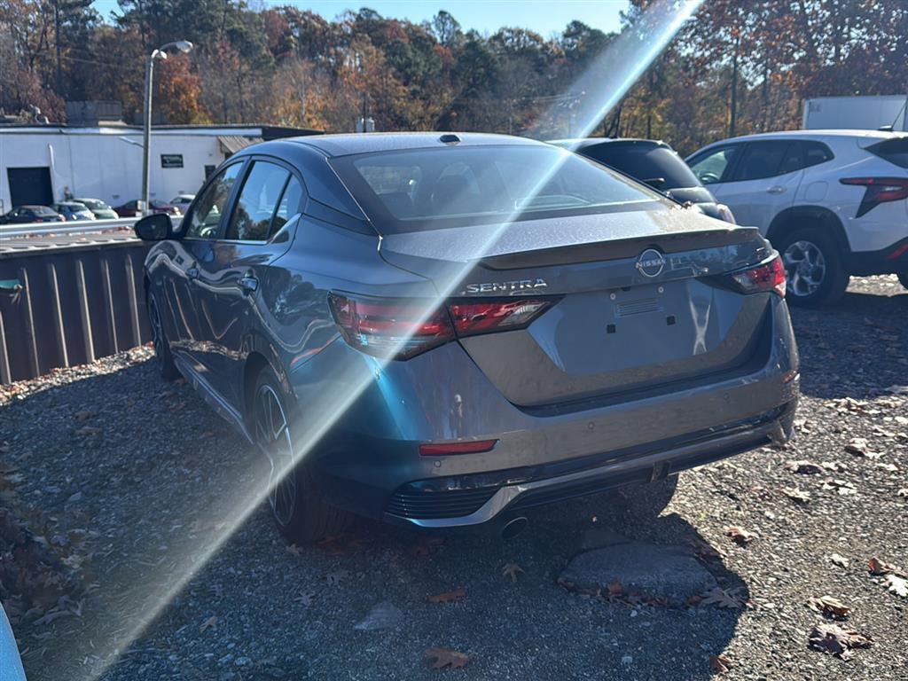 2025 Nissan Sentra SR photo 3