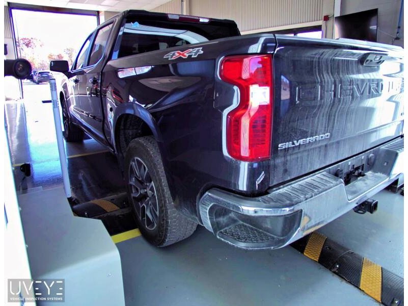 2023 Chevrolet Silverado 1500 LT photo 2