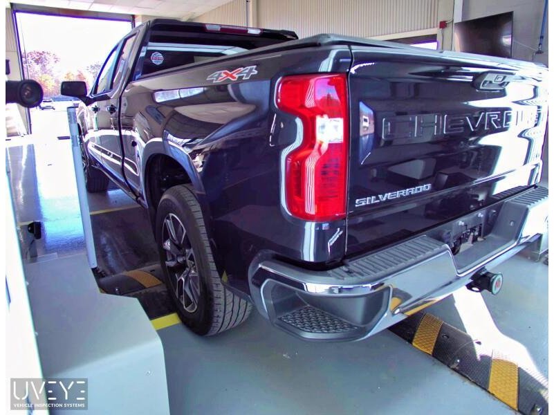 2023 Chevrolet Silverado 1500 LT photo 2