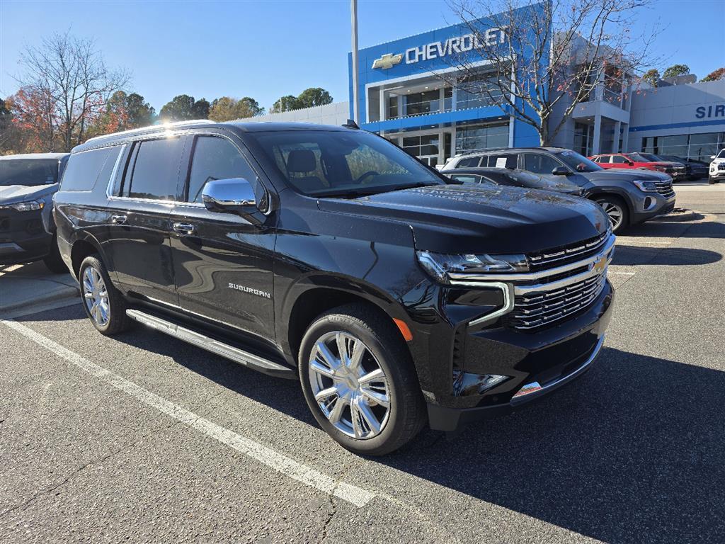2024 Chevrolet Suburban Premier photo 2