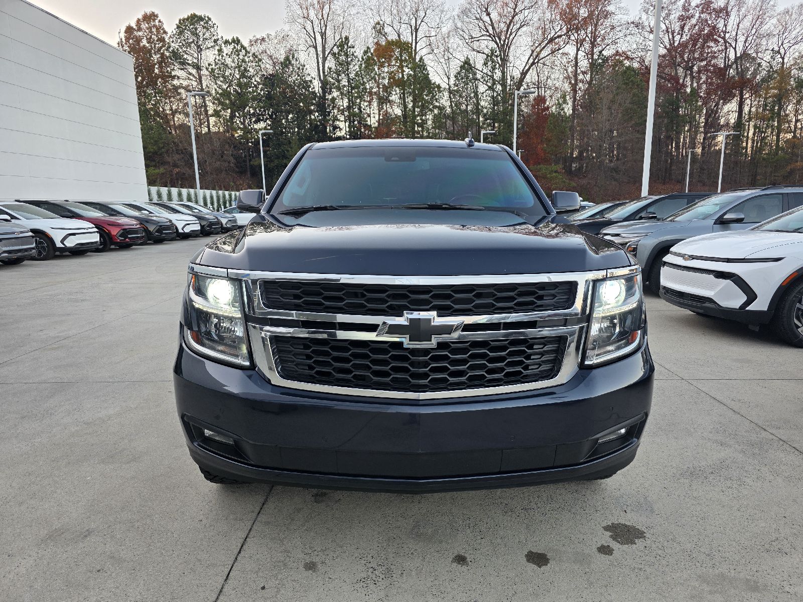 2019 Chevrolet Tahoe LT photo 2