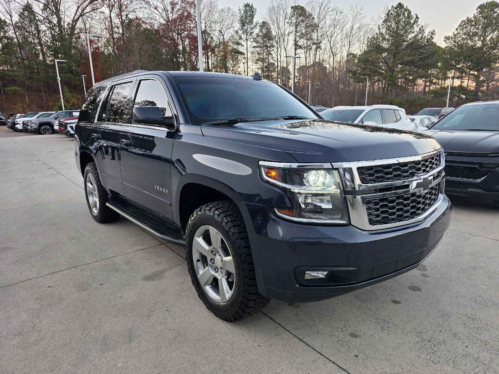 2019 Chevrolet Tahoe LT photo 3