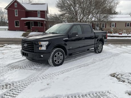 2017 Ford F-150 XLT  Truck