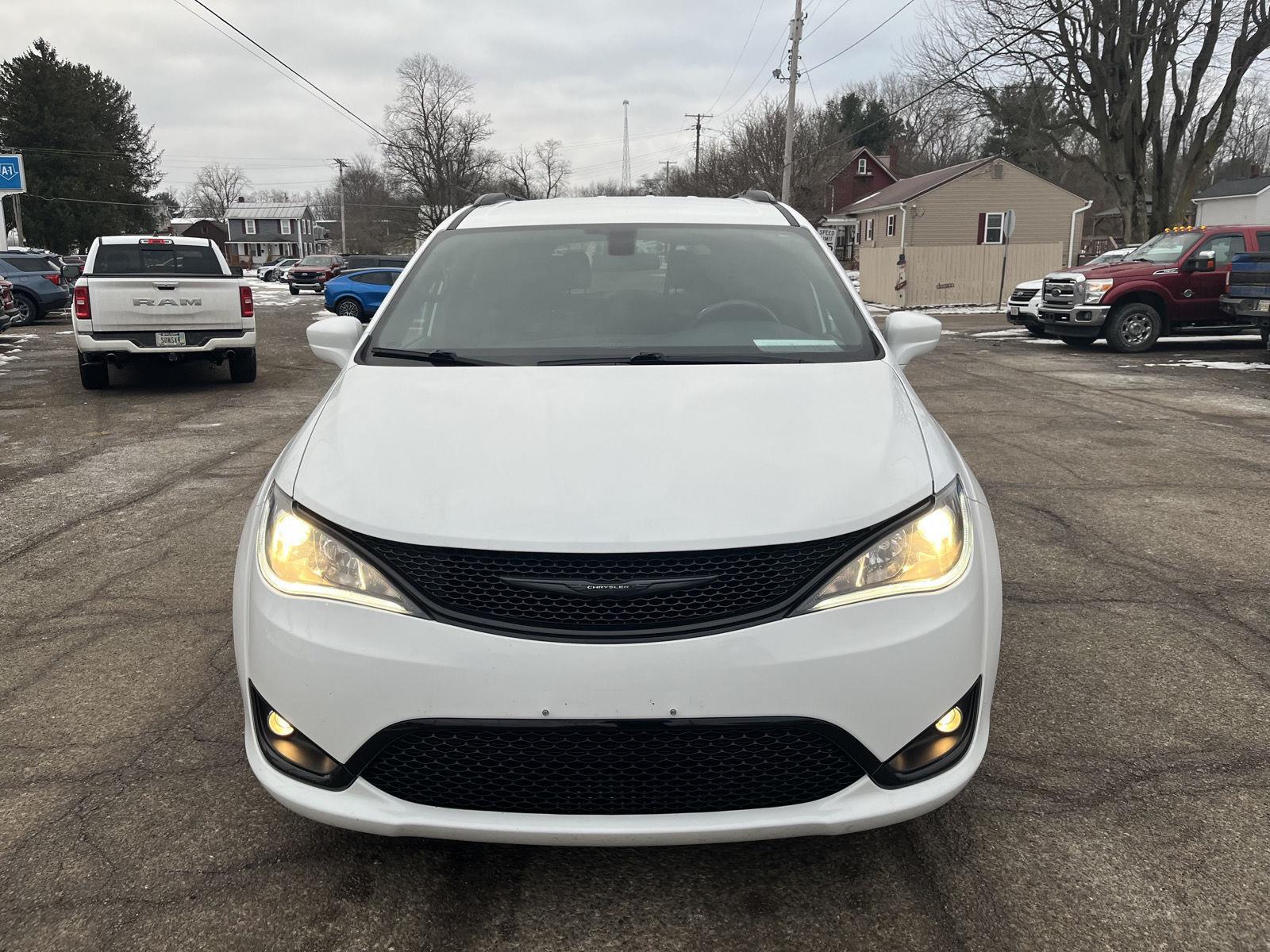 Used 2018 Chrysler Pacifica Touring L with VIN 2C4RC1BG2JR317204 for sale in Ashland, OH